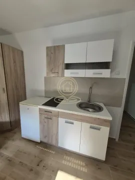 Izdavanje, jednosoban stan, 22m², Rotkvarija, Novi Sad Sve Podlokacije - image 5