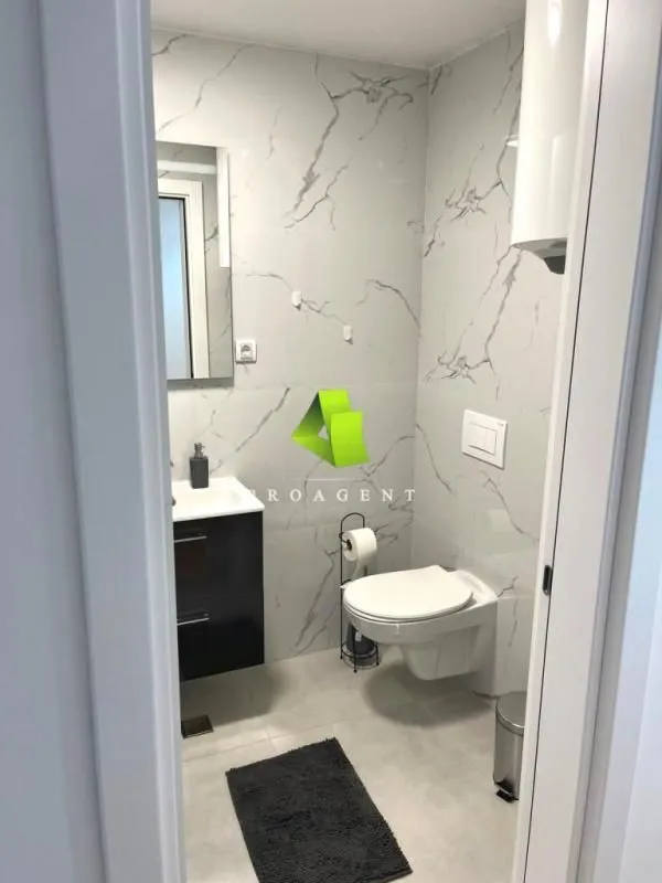 Rent, office space, 55m², Medijana, Niš