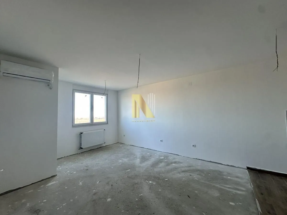 Prodaja, trosoban stan, 60m², Petrovaradin, Novi Sad