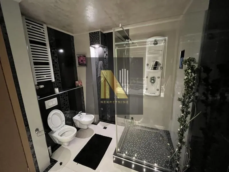Prodaja, trosoban stan, 108m², Bulevar patrijarha Pavla, Novi Sad Sve Podlokacije