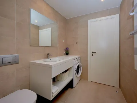 Sale, one bedroom apartment, 62m², Rafailovići, Budva - image 2