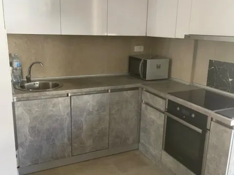 Izdavanje, dvosoban stan, 73m², Centar, Tivat - image 10