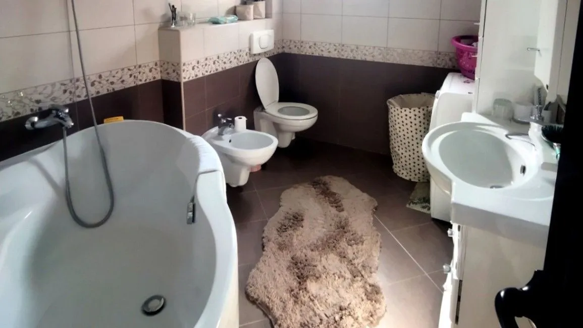 Prodaja, kuća, 270m², Mali Zvornik, Srbija
