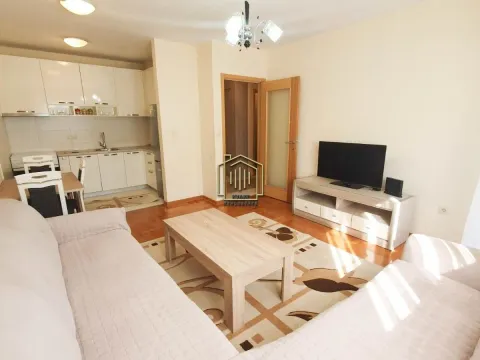Izdavanje, dvosoban stan, 65m², Stari Aerodrom, Podgorica