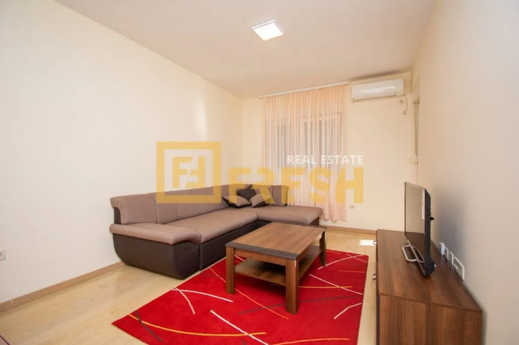 Izdavanje, jednosoban stan, 45m², City Kvart, Podgorica
