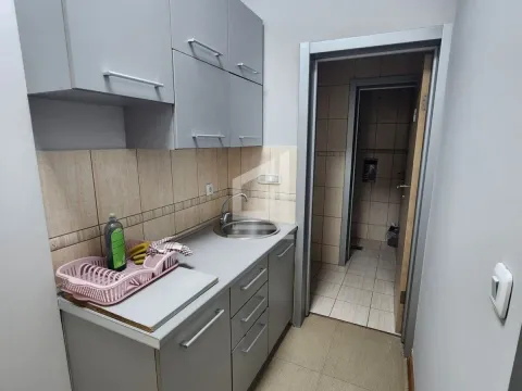 Izdavanje, poslovni prostor, 120m², Preko Morače, Podgorica - image 9