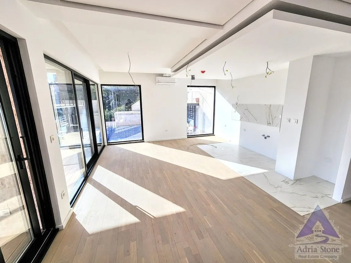 Sale, two bedroom apartment, 111m², Komoševina, Budva