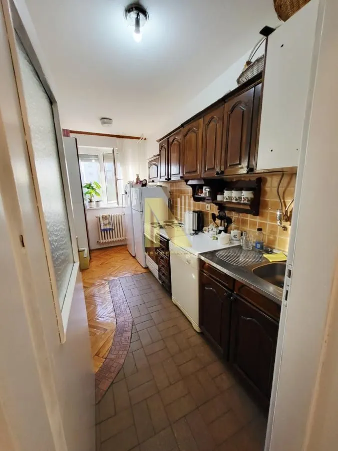 Prodaja, dvosoban stan, 52m², Bulevar Oslobodjenja, Novi Sad Sve Podlokacije