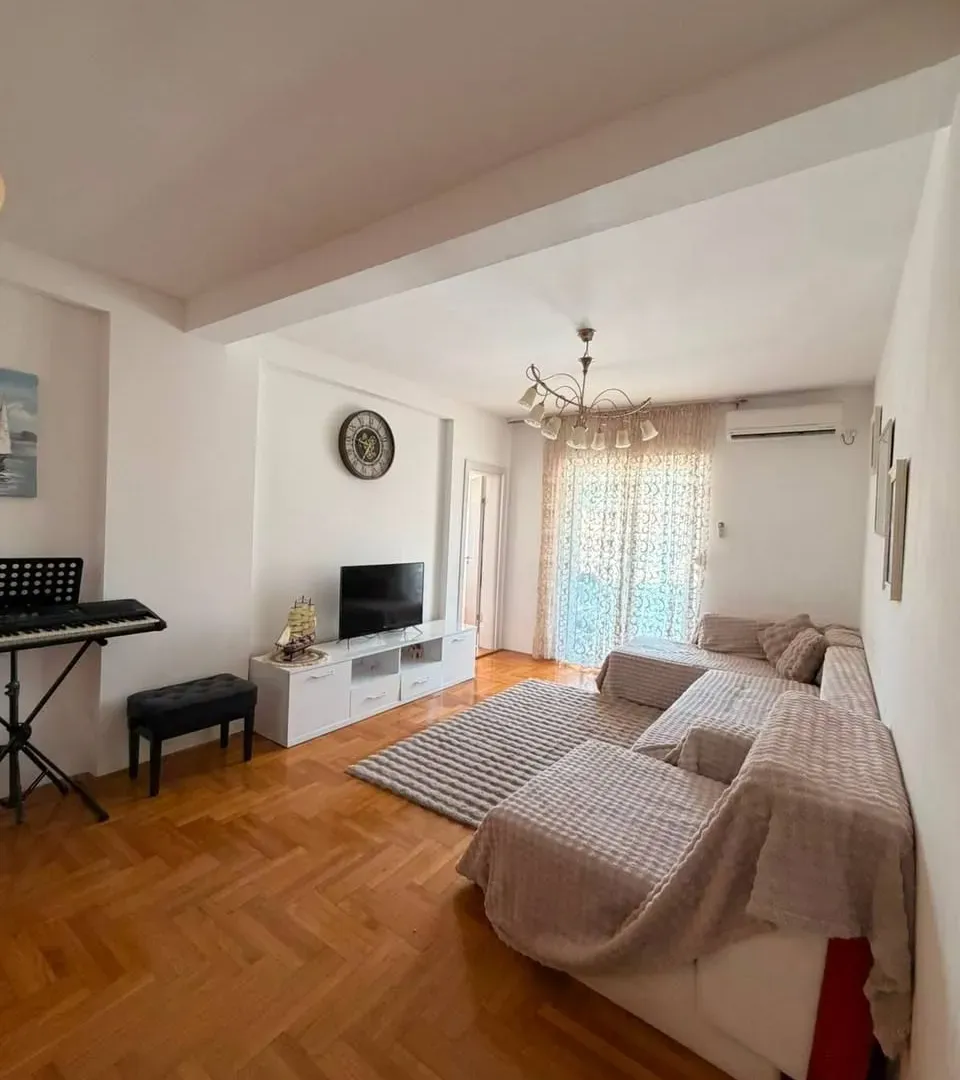 Rent, two bedroom apartment, 70m², Babilonija, Budva