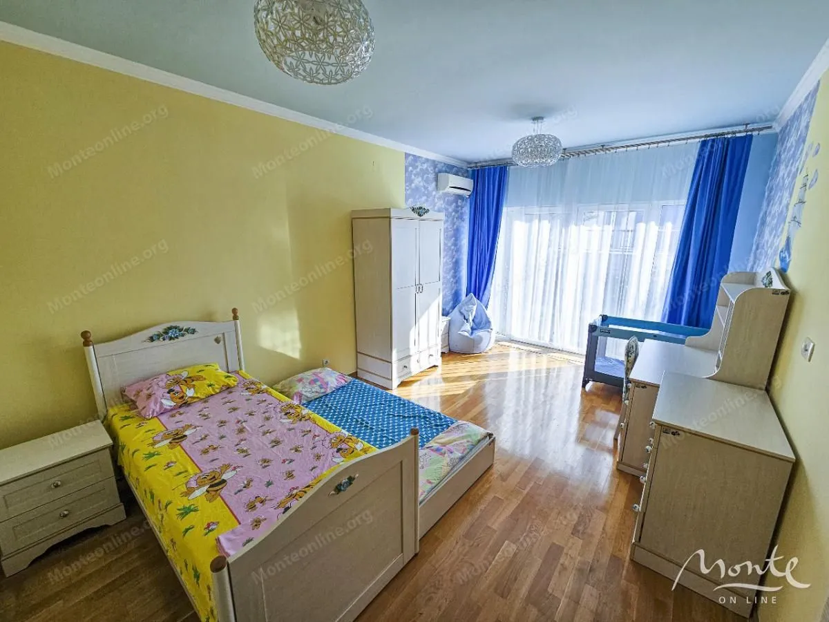 Prodaja, dvosoban stan, 135m², Kumbor, Herceg Novi