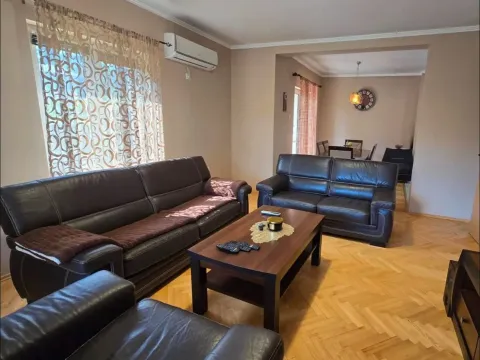 Rent, house, 200m², Zagorič, Podgorica - image 4