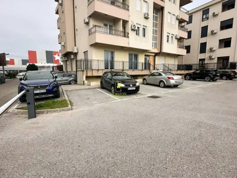 Rent, two bedroom apartment, 64m², City Kvart, Podgorica - image 10