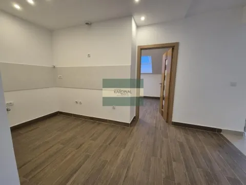 Prodaja, trosoban stan, 77m², Vašarište, Jagodina - image 8