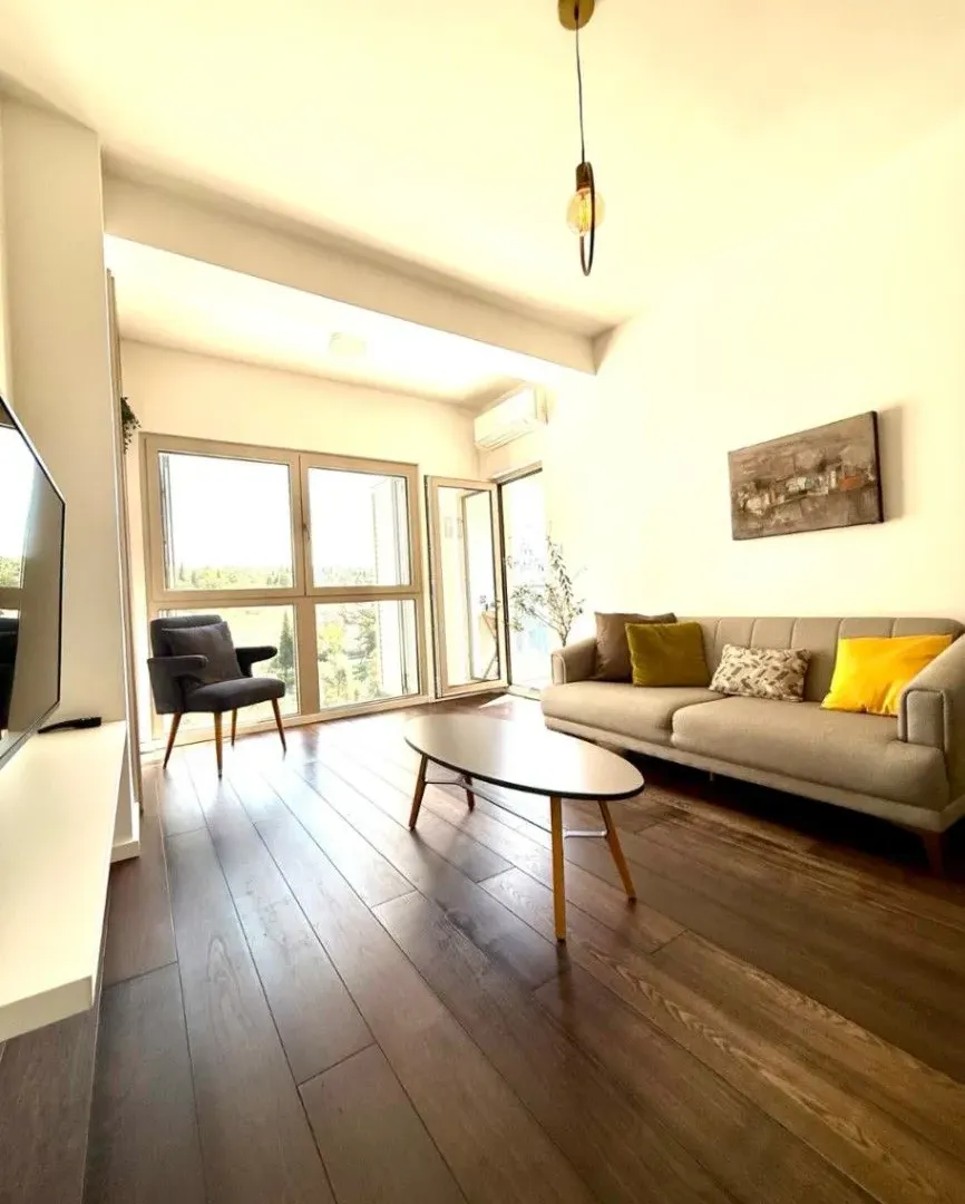 Izdavanje, jednosoban stan, 48m², Preko Morače, Podgorica