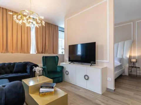 Prodaja, jednosoban stan, 47m², Centar, Budva