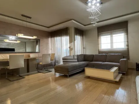 Izdavanje, trosoban stan, 107m², City Kvart, Podgorica - image 1