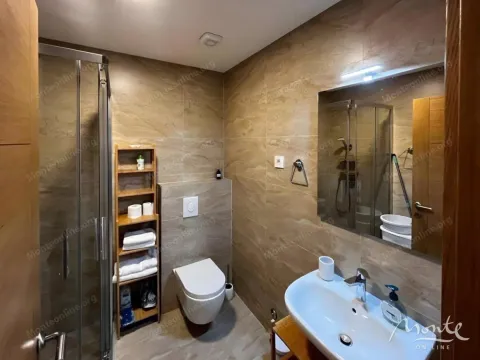 Sale, one bedroom apartment, 53m², Budva, Crna Gora - image 9