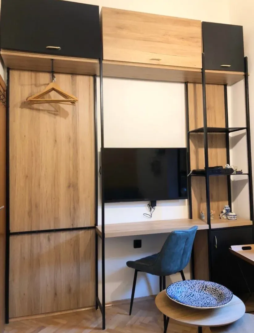 Prodaja, jednosoban stan, 87m², Grad, Kotor