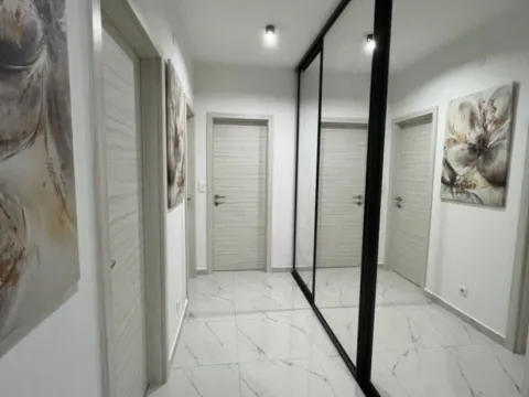 Sale, two bedroom apartment, 75m², Podgorica, Crna Gora - image 2