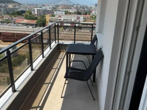 Izdavanje, dvosoban stan, 65m², Stari Aerodrom, Podgorica - image 7