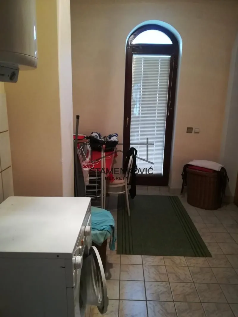 Prodaja, kuća, 250m², Novo naselje, Novi Sad