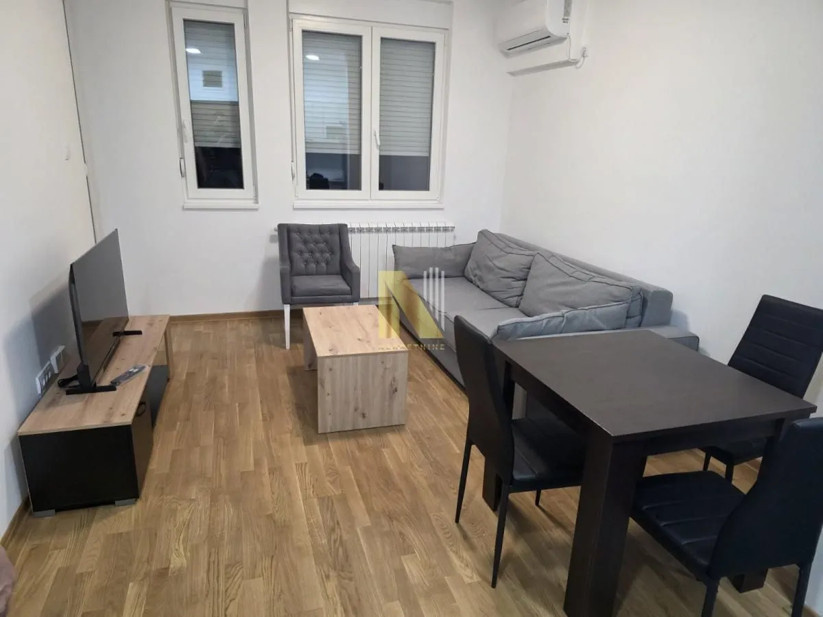 Izdavanje, jednosoban stan, 37m², Petrovaradin, Novi Sad