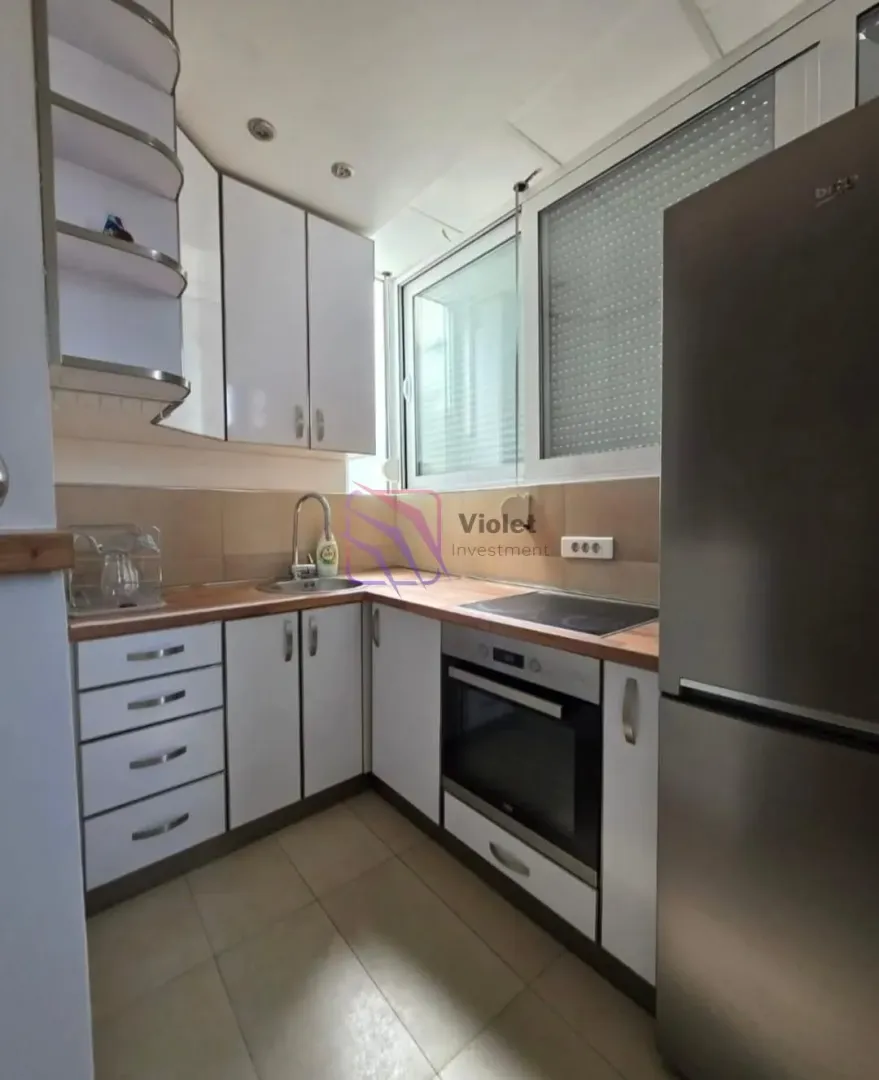 Izdavanje, dvosoban stan, 73m², Centar, Podgorica