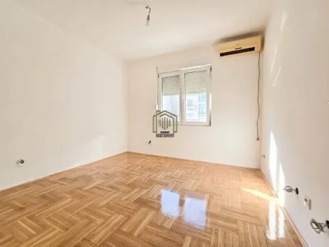 Prodaja, dvosoban stan, 73m², Dalmatinska ulica, Podgorica - image 8