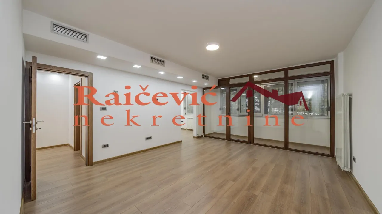 Prodaja, dvosoban stan, 70m², Filmski Grad, Beograd