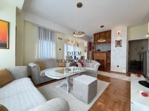 Rent, two bedroom apartment, 76m², Podgorica, Crna Gora - image 12