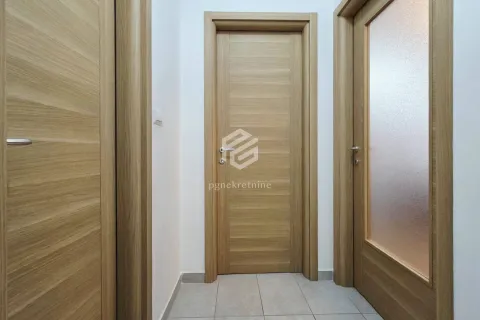 Izdavanje, jednosoban stan, 45m², Stari Aerodrom, Podgorica - image 7