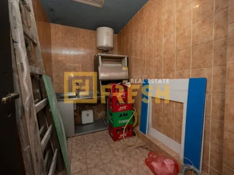 Izdavanje, poslovni prostor, 1000m², Centar, Podgorica - image 56