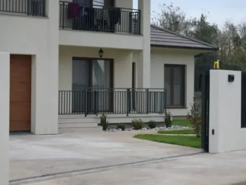 Prodaja, kuća, 212m², Tološi, Podgorica - image 8