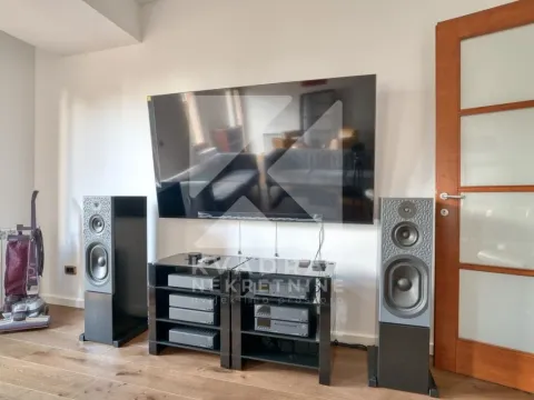 Izdavanje, dvosoban stan, 90m², Centar, Podgorica - image 4