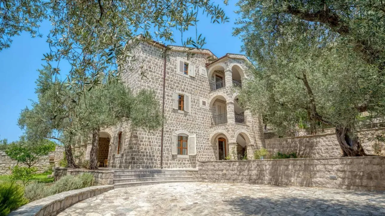 Prodaja, kuća, 480m², Reževići, Budva