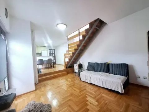 Sale, house, 108m², Uciteljsko Naselje, Zvezdara Sve Podlokacije - image 2