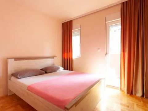 Izdavanje, dvosoban stan, 55m², Ljubović, Podgorica - image 6