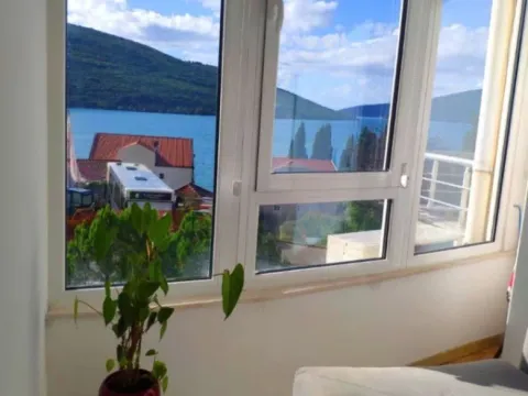 Izdavanje, dvosoban stan, 65m², Kumbor, Herceg Novi - image 3