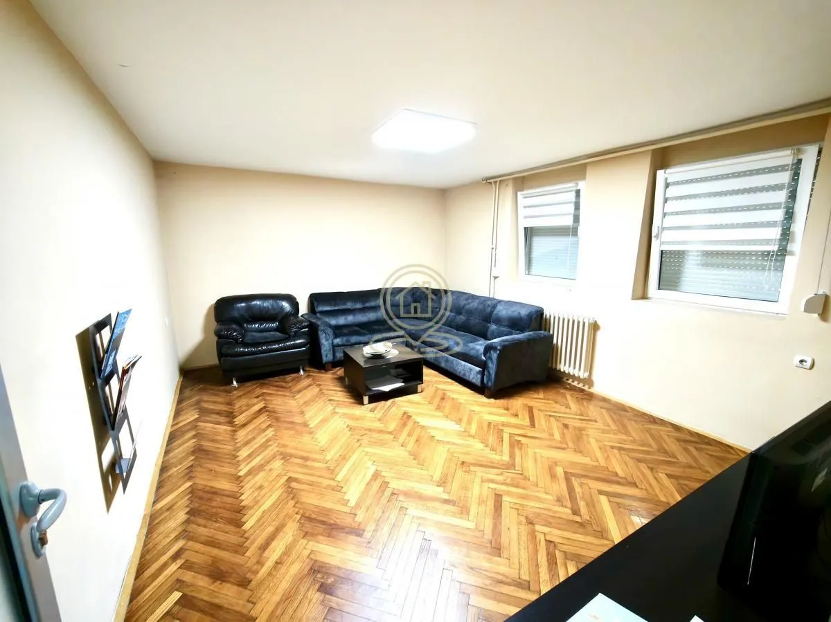 Izdavanje, poslovni prostor, 44m², Medijana, Niš