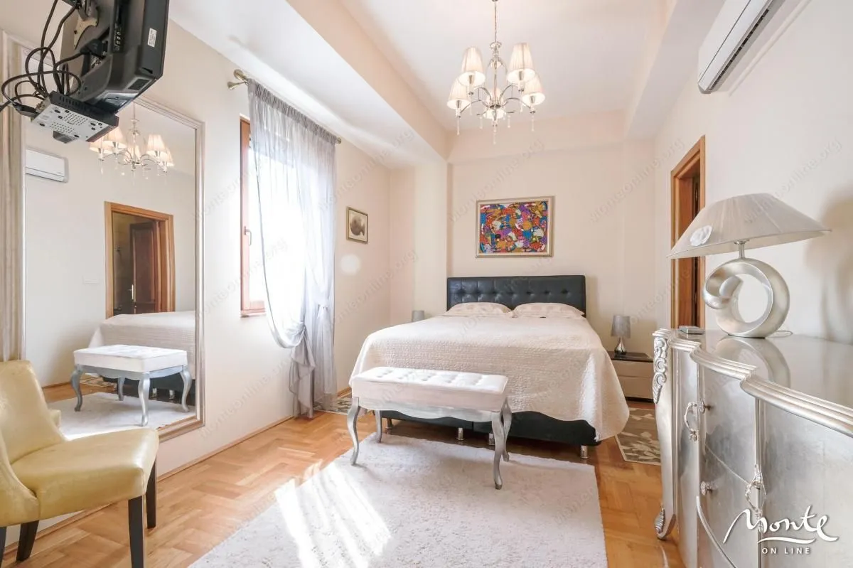 Prodaja, jednosoban stan, 94m², Igalo, Herceg Novi