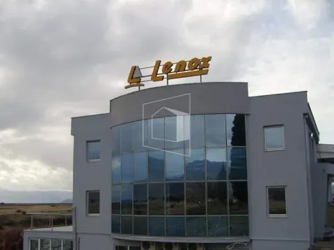 Rent, office space, 350m², Kuće Rakića, Podgorica - image 1