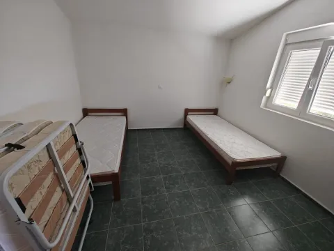 Prodaja, kuća, 370m², Šušanj, Bar - image 11