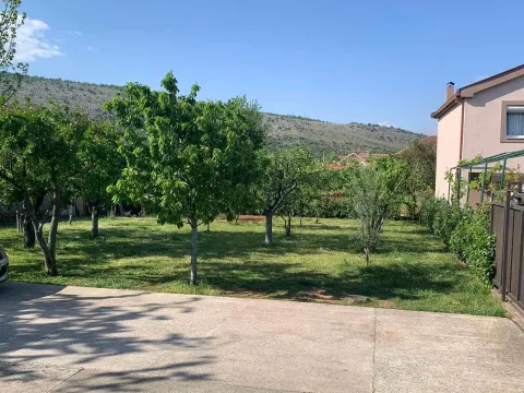 Izdavanje, dvosoban stan, 95m², Tološi, Podgorica - image 8