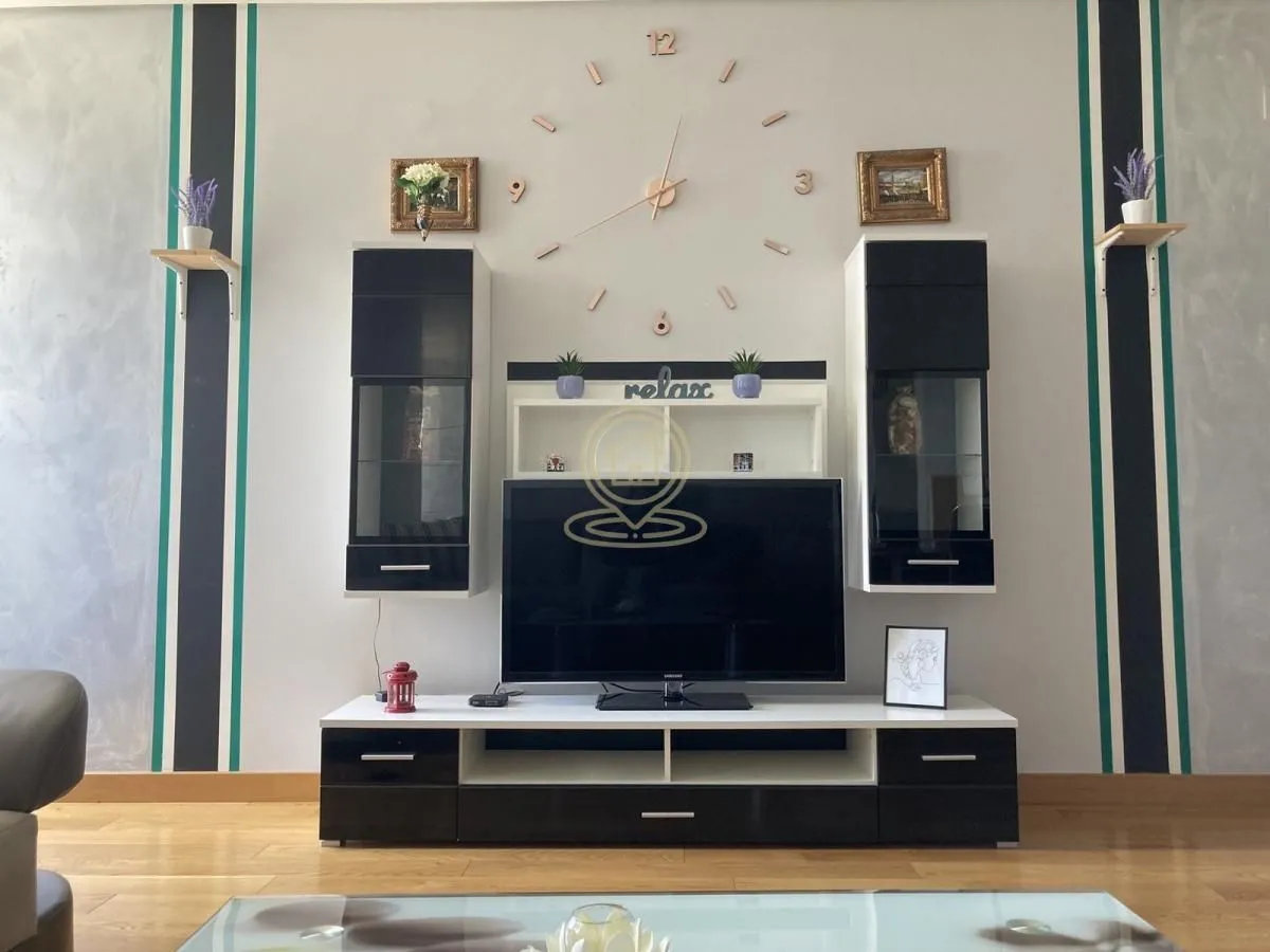 Izdavanje, dvosoban stan, 63m², Savski Venac, Beograd