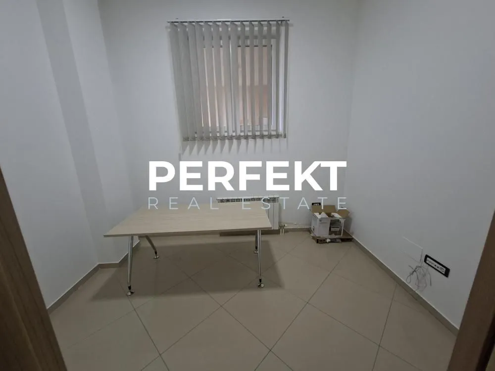 Rent, office space, 67m², Centar, Pančevo