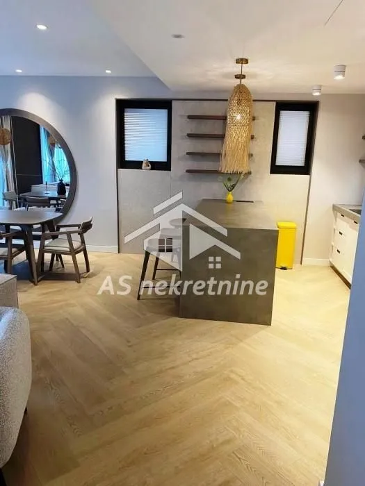 Rent, three bedroom apartment, 145m², Neimar, Vračar Sve Podlokacije