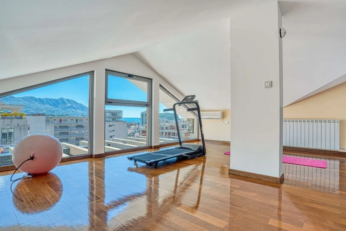 Sale, four bedroom apartment, 188m², Rozino, Budva