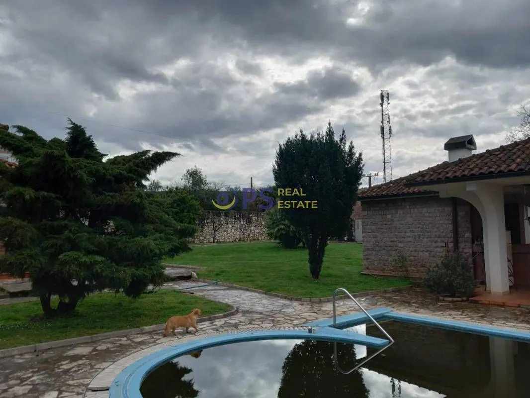 Prodaja, kuća, 400m², Podgorica, Crna Gora