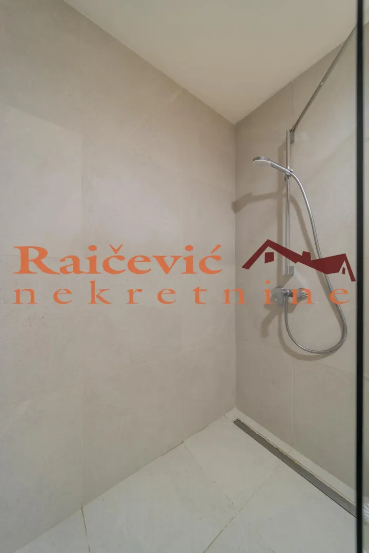 Izdavanje, trosoban stan, 76m², Savski Venac, Beograd