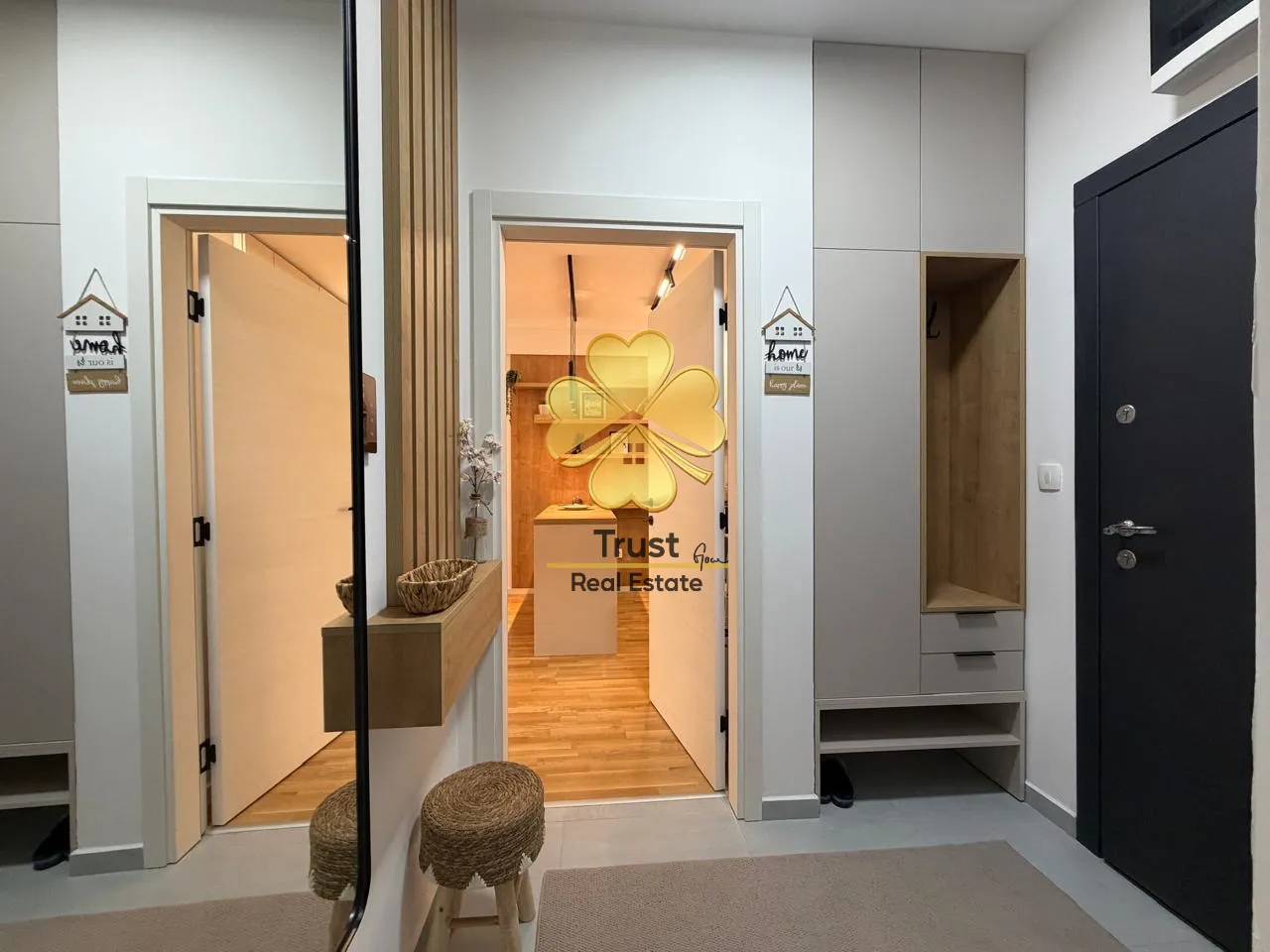 Izdavanje, dvosoban stan, 65m², Stari Aerodrom, Podgorica